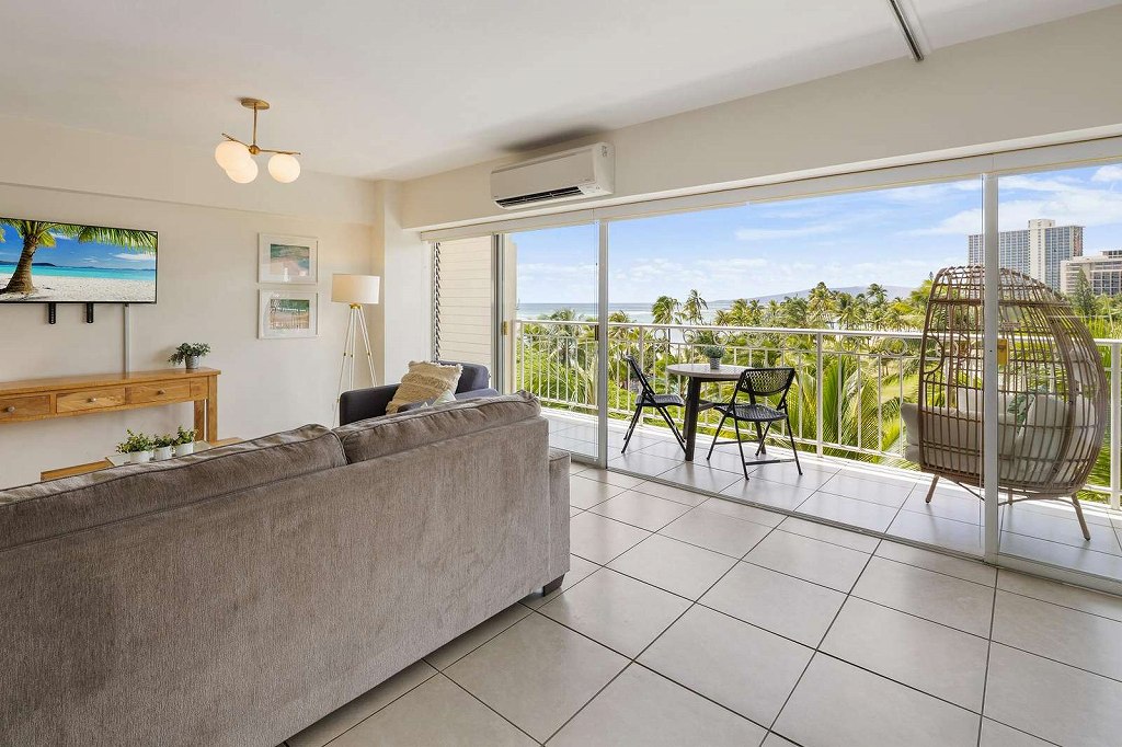 リビングとラナイ