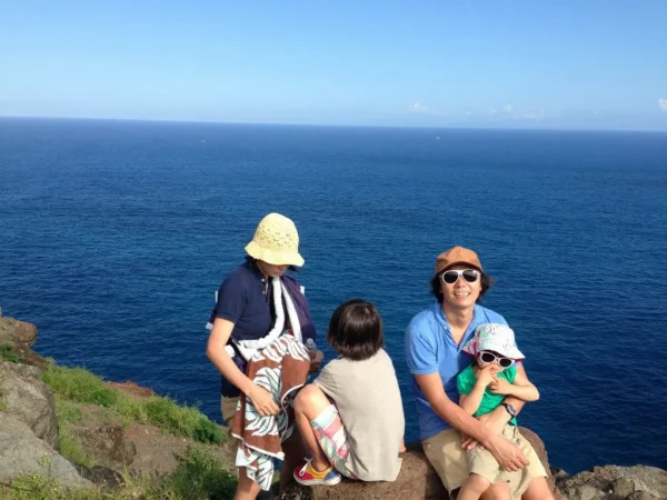 海の見える場所での記念撮影