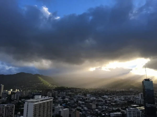 雲間からの陽光